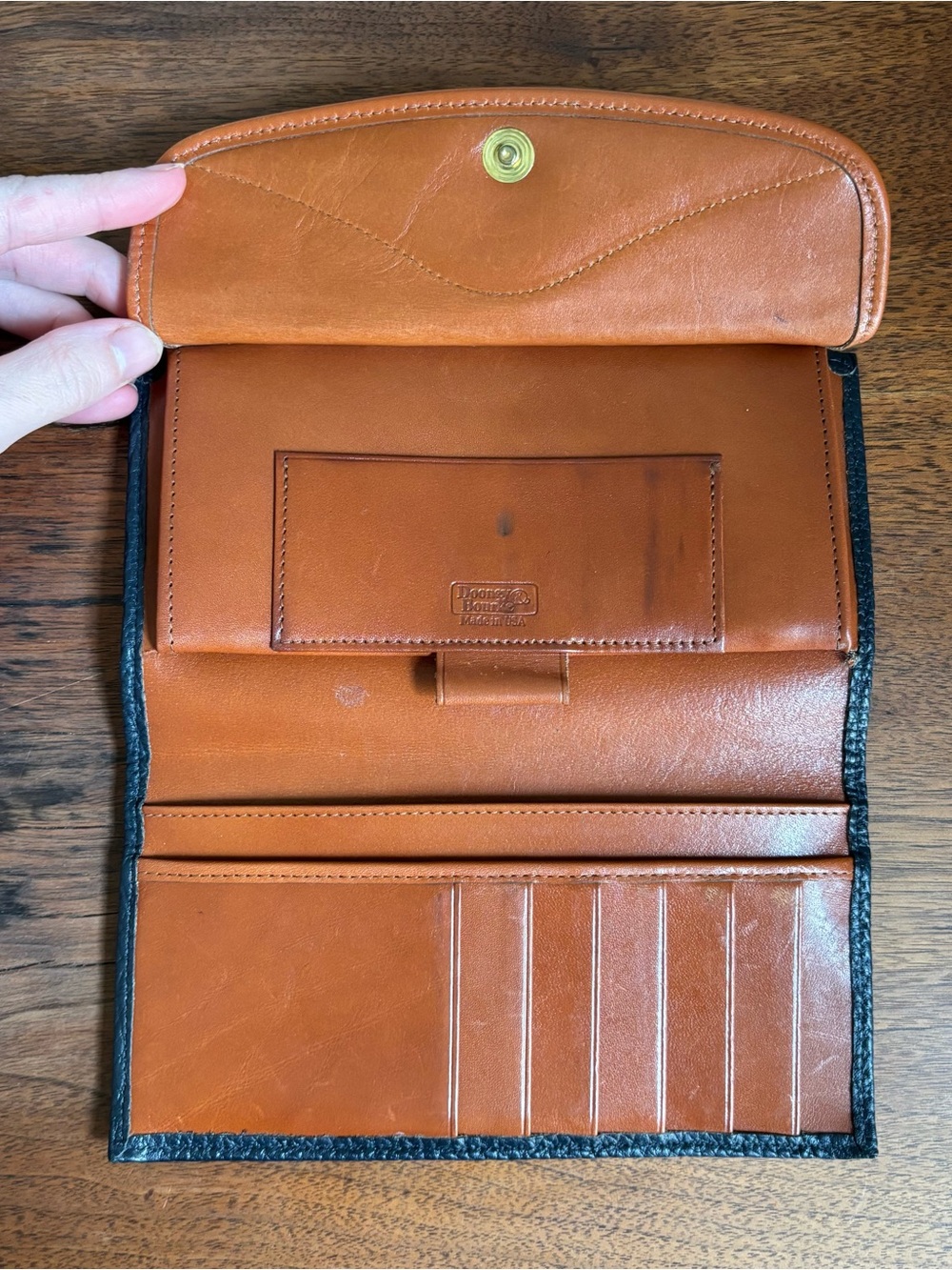 Vintage Dooney and Bourke Wallet - Picture 5 of 6